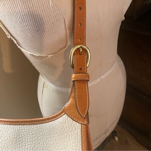 Vintage Dooney and Bourke shoulder/cross body bag in like new condition - Picture 8 of 8